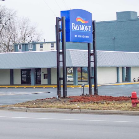 Отель Baymont By Wyndham Ferndale/Royal Oak Экстерьер фото