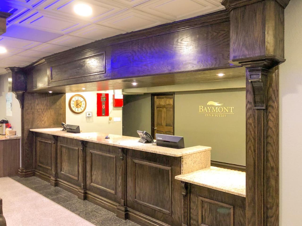 Отель Baymont By Wyndham Ferndale/Royal Oak Экстерьер фото