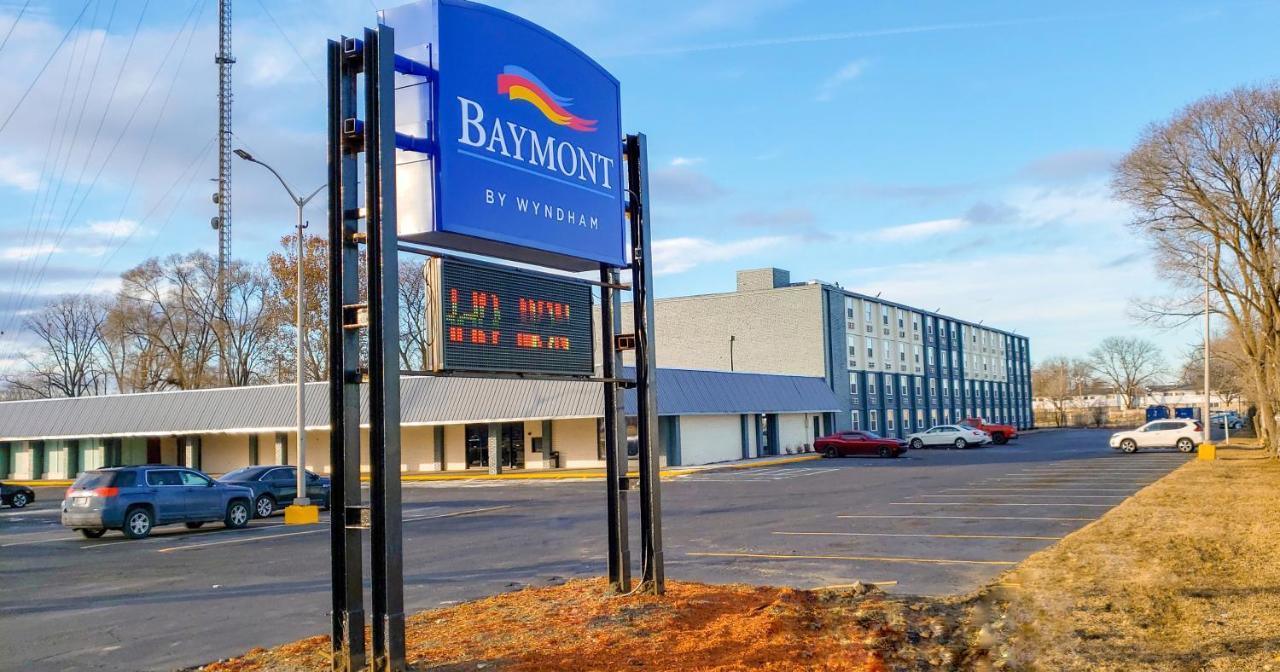 Отель Baymont By Wyndham Ferndale/Royal Oak Экстерьер фото